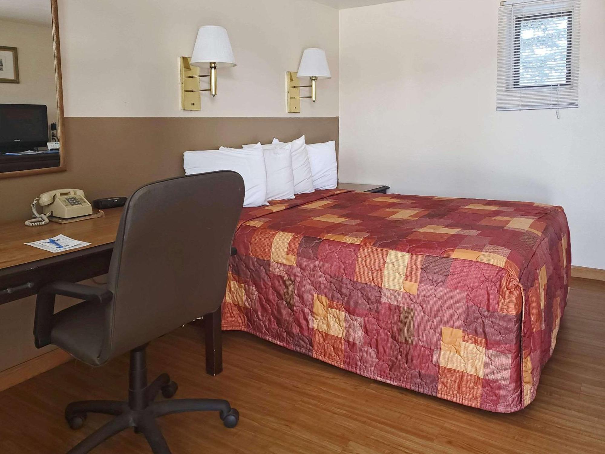 באפלו Rodeway Inn מראה חיצוני תמונה