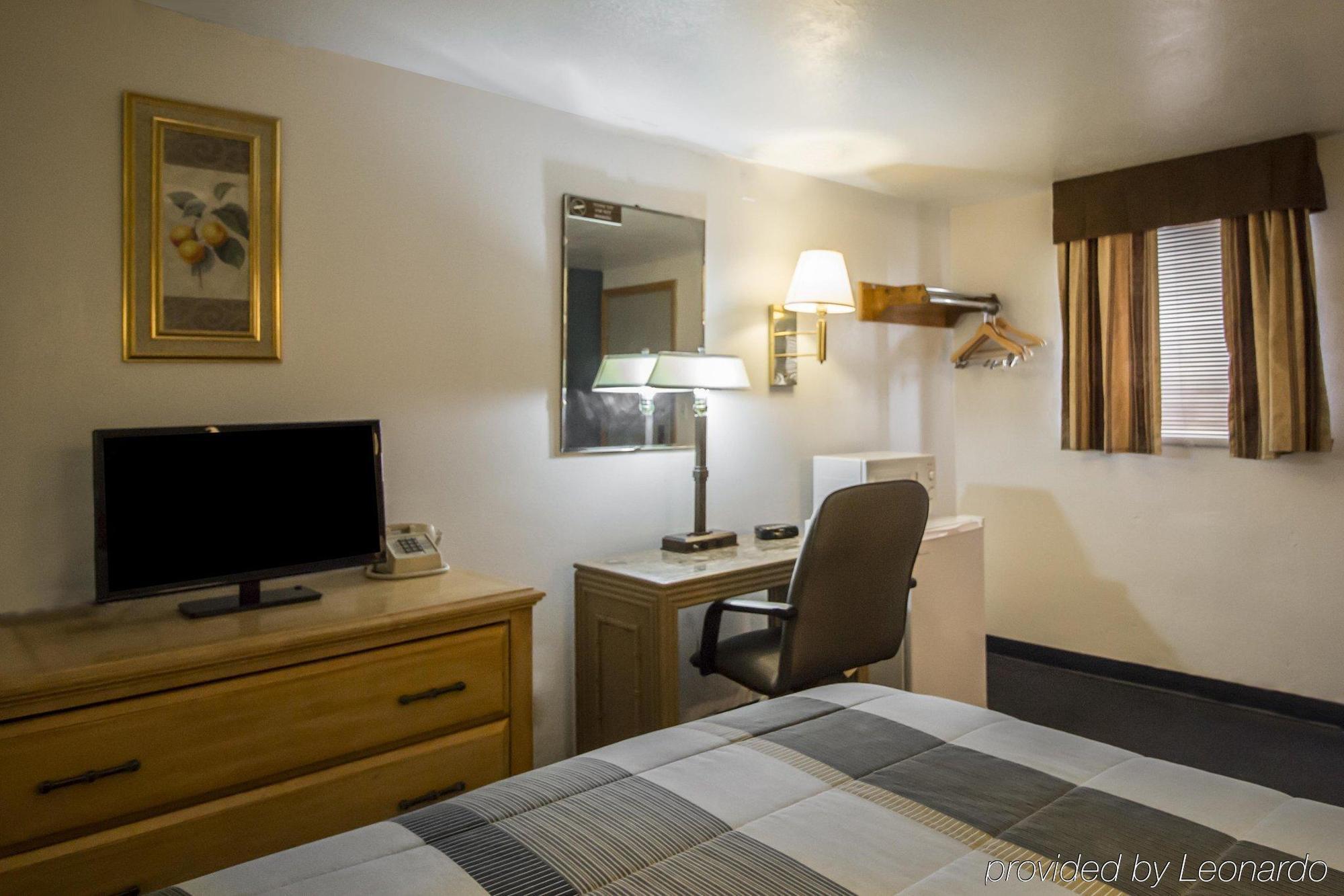באפלו Rodeway Inn מראה חיצוני תמונה